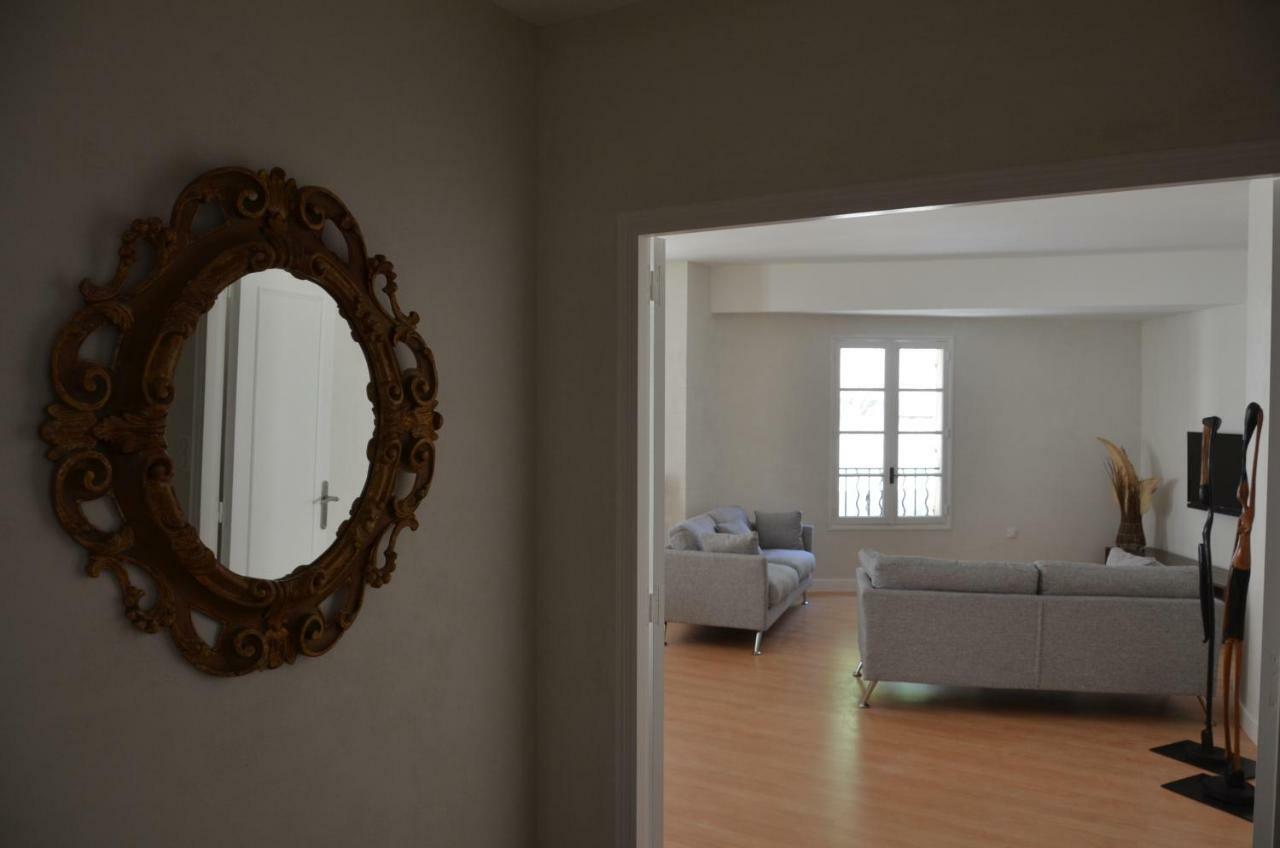 Face Au Palais Des Papes Apartman Avignon Kültér fotó