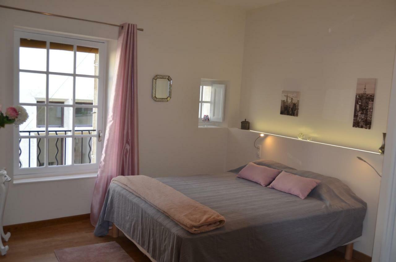 Face Au Palais Des Papes Apartman Avignon Kültér fotó